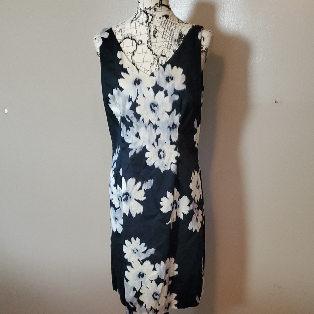 Ann Taylor LOFT Black and White Floral Dress - Size 10